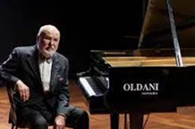 意大利盲人钢琴家卢西亚诺·兰弗兰奇去世，享年88岁