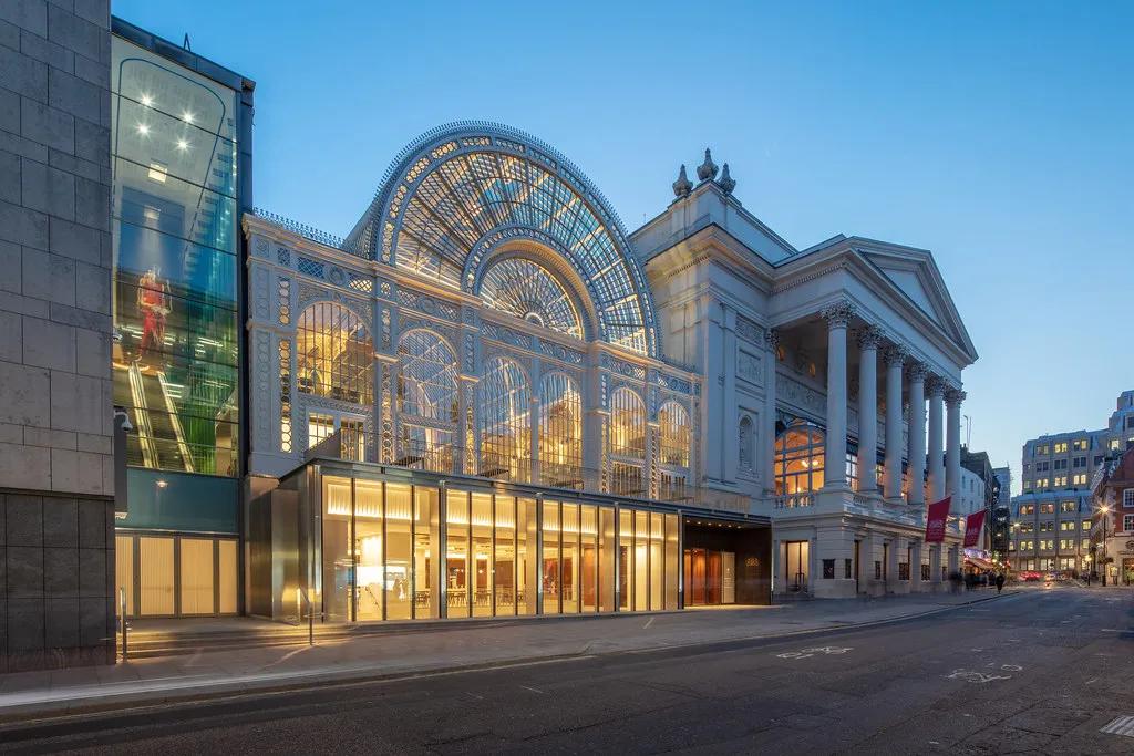 英国皇家歌剧院为观众提供30000张歌剧门票补贴